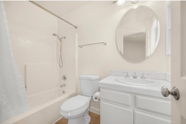 Building Photo - Beautiful, Quiet, Furnished, Upgraded Home in Heart of Torrance for Short Term Rental