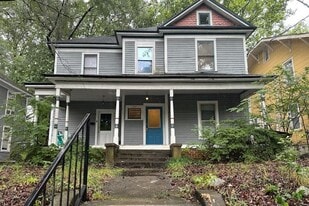 Building Photo - 610 Park Ave