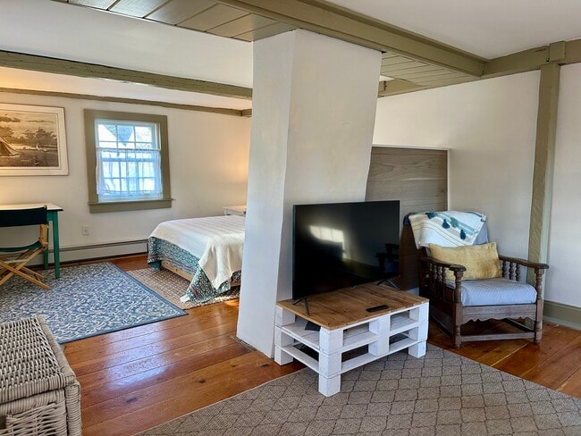 Building Photo - 43 Pennywise Ln