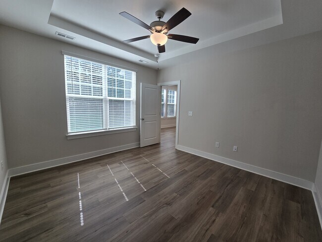 Building Photo - 807 Pryor St