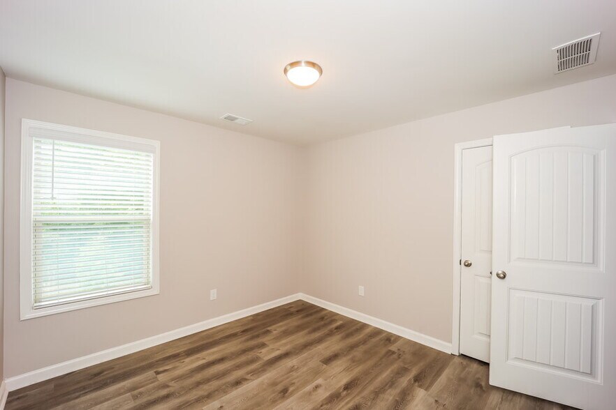 Building Photo - 3232 Baylor Cir