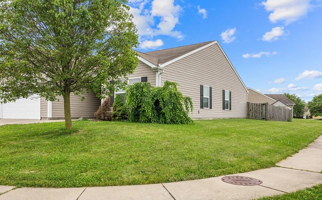 Building Photo - 3185 Fleming Dr
