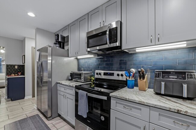 Building Photo - 1241 N Bronough St