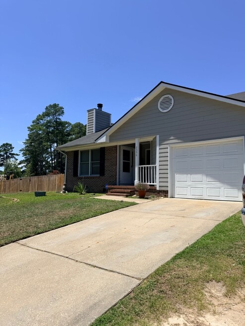 Building Photo - 2550 Silverbell Loop