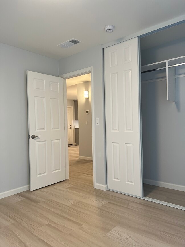 Building Photo - 145 Evergreen Way