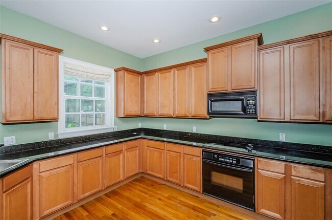 Building Photo - 3410 W Bay Villa Ave