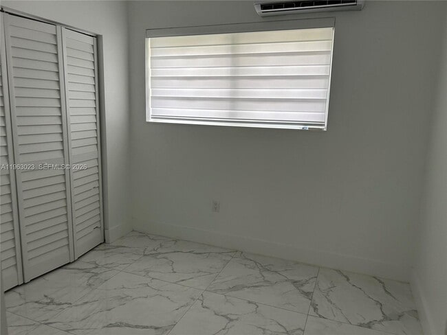 Building Photo - 6501 SW 34th St