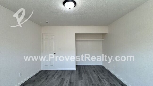 Building Photo - 11800 White Ave