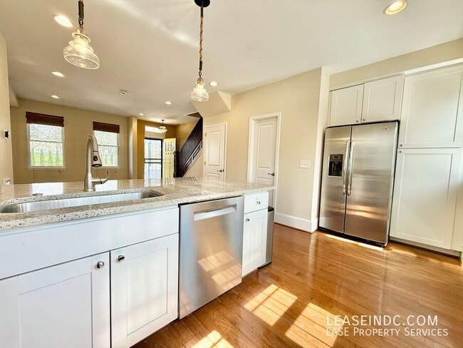 Building Photo - 159 V St NE