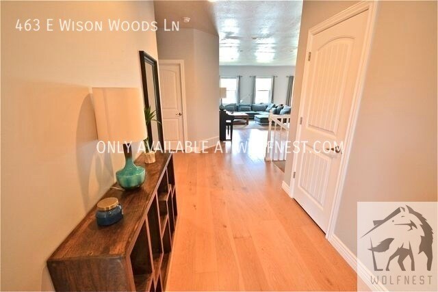 Building Photo - Stunning 6 Bedroom Fort Union Home! No Dep...