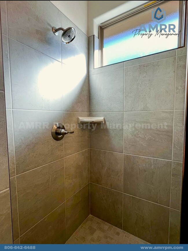 Building Photo - Welcome to Silverleaf Subdivision! Now leasing 3 bed/2bath family home!