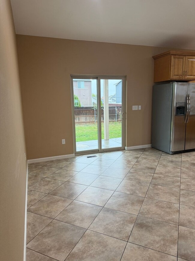 Building Photo - Beautiful Home In Quiet Neighborhood! Landscaping Included!