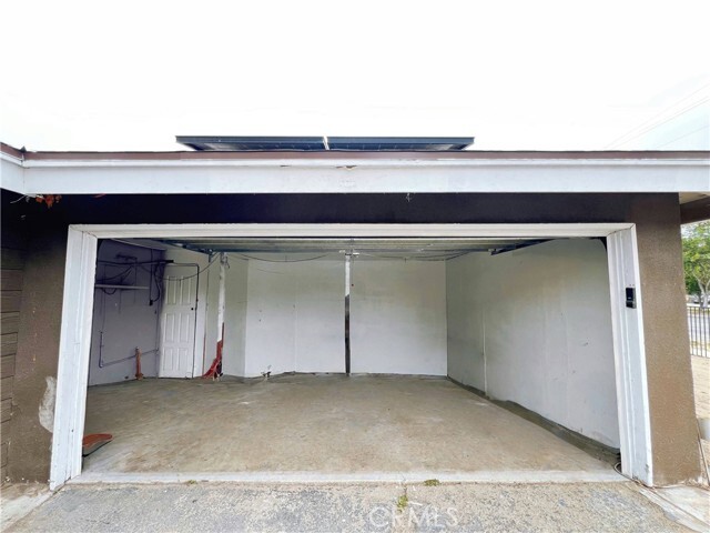 Building Photo - 9228 Oleander Ave