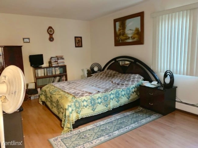 Building Photo - 2640 N Windsor Dr