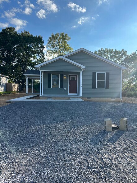 Driveway is paved - 96 Hanshew Ln