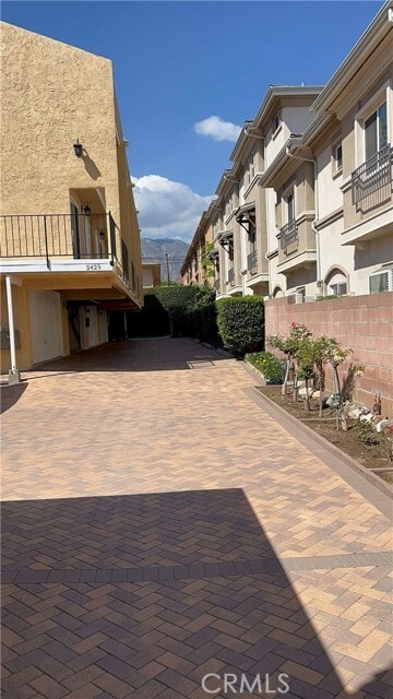 Building Photo - 2429 Oswego St