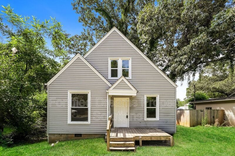 Primary Photo - 518 W 20th St