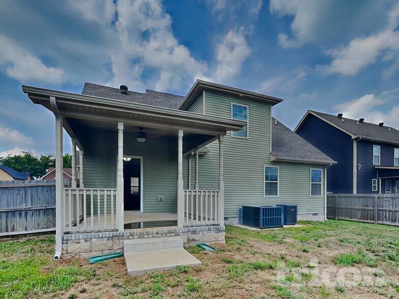 Building Photo - 676 Ellie Nat Dr