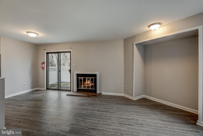Building Photo - 1105 Berwyck Ct