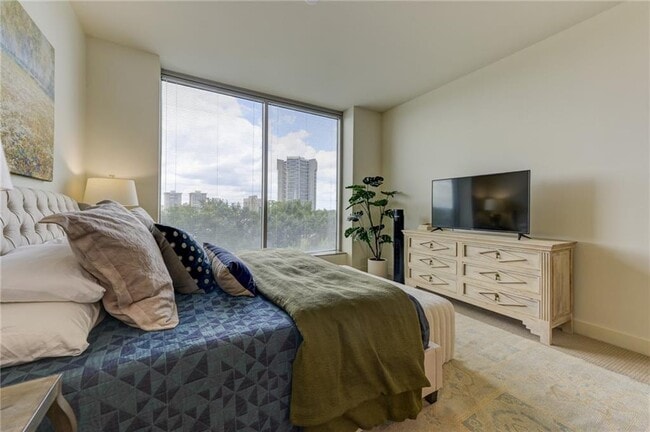 Building Photo - 2795 Peachtree Rd NE