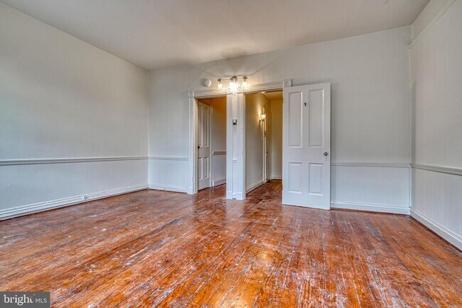 Building Photo - 210 Laurens St