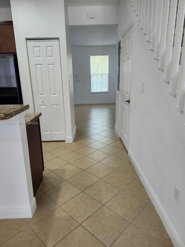 Building Photo - 1322 SW 147th Ter