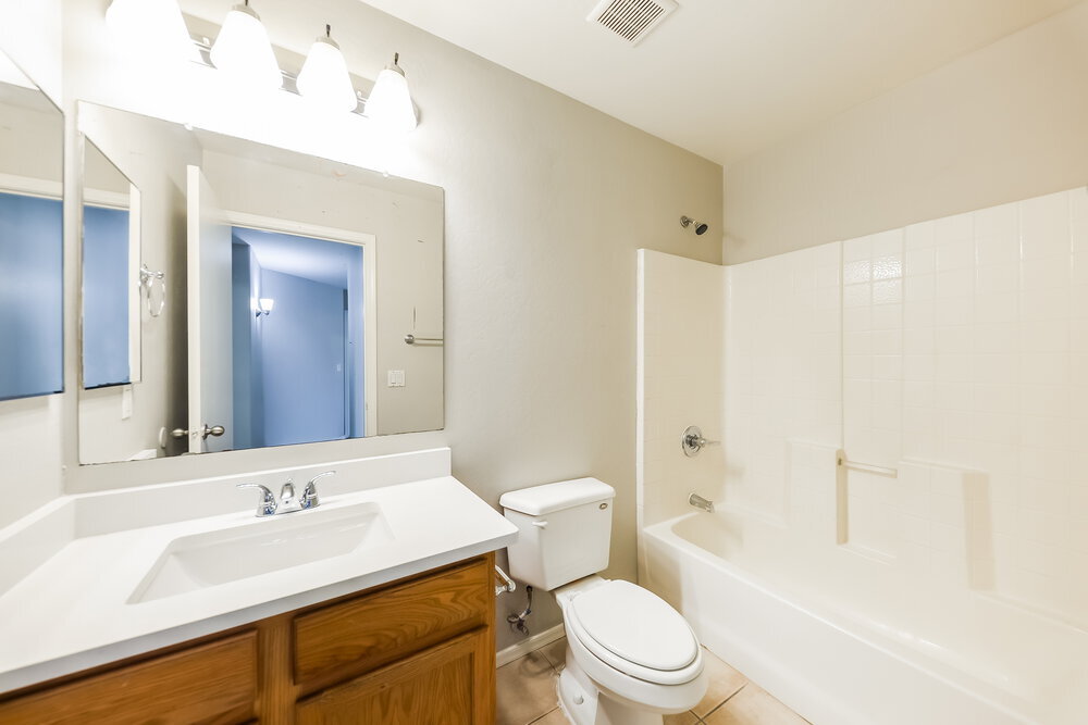 Building Photo - 15189 W Woodlands Ave