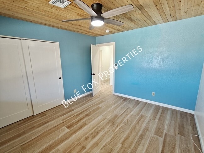 Building Photo - 5440 W Placita De La Promesa