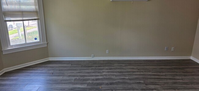 Building Photo - 3919 Avenue O