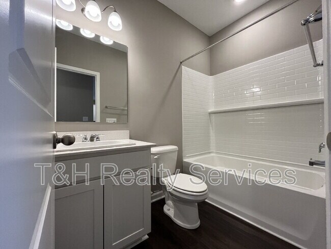 Building Photo - 5642 Brownstone Dr