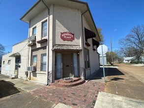 Building Photo - 1100 W Monroe Ave