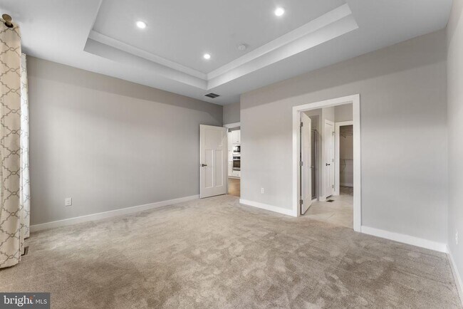 Building Photo - 143 Hood Farm Dr