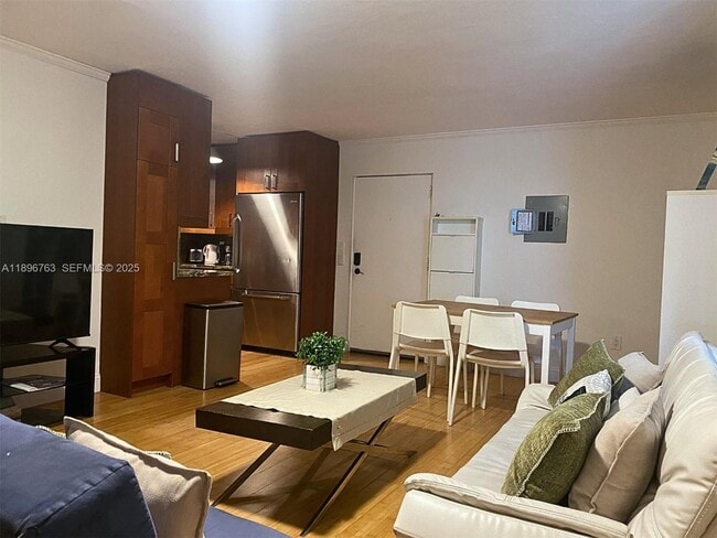 Building Photo - 753 Michigan Ave