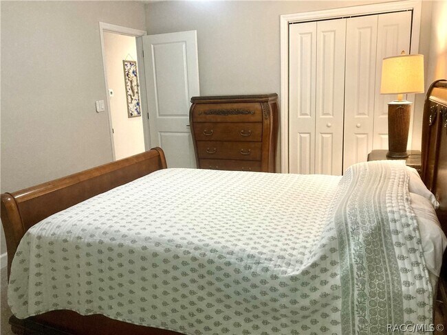 Building Photo - 11449 W Bayshore Dr