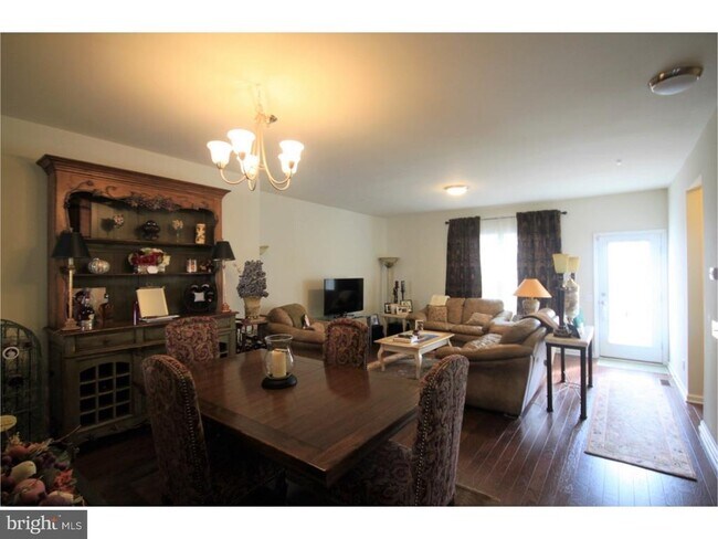 Building Photo - 1816 Pinnacle Dr