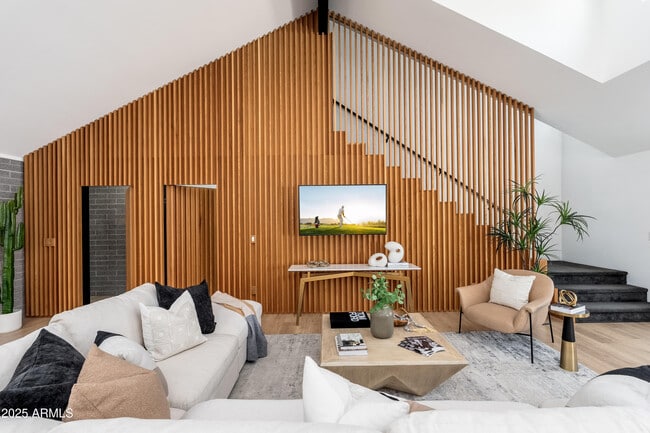 Building Photo - 4421 E Earll Dr