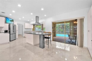 Building Photo - 3441 N Hills Dr