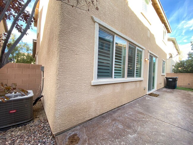 Building Photo - 3621 Vino Biano Ave