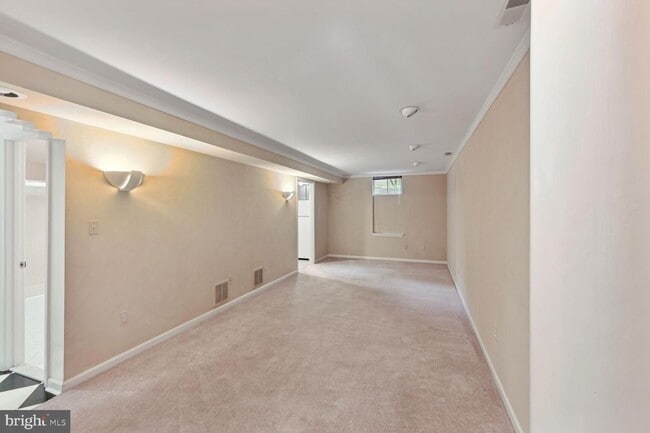 Building Photo - 720 Beacon Hill Terrace