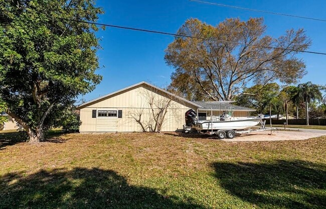 Building Photo - 2890 1st Pl