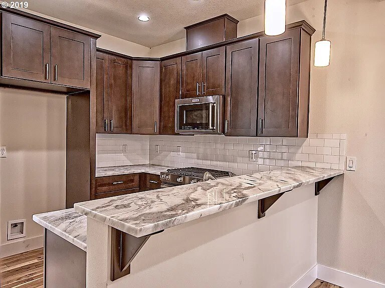 Kitchen - 8814 N Edison St