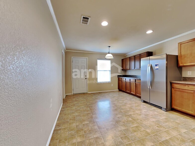 Building Photo - 516 Blue Sage Dr