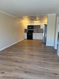 Building Photo - 909 S Priest Dr