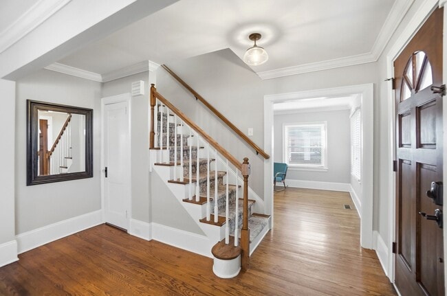 Building Photo - Historic Wesley Heights Home | Walkable to Uptown | 2 Primary Suites