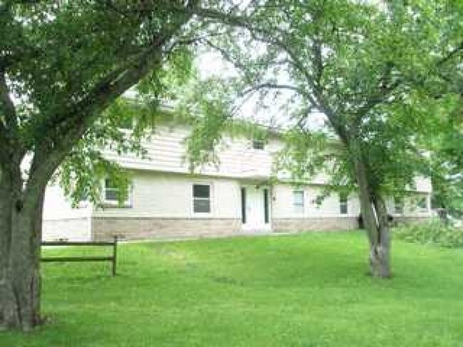 Building Photo - 1424 E Main St