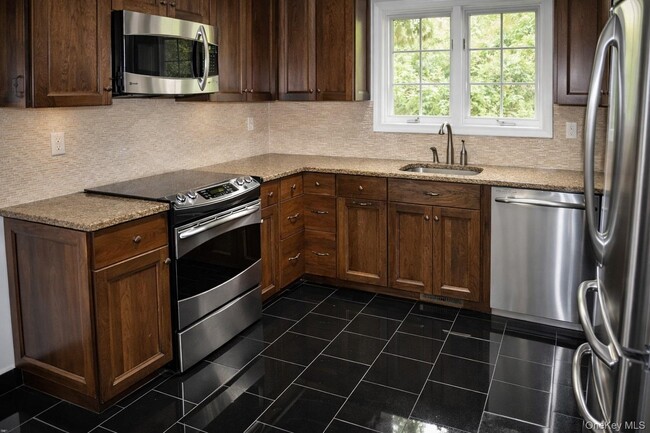 Building Photo - 42 Clarewood Dr