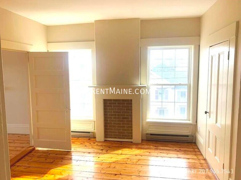 Building Photo - 3 Cushing St