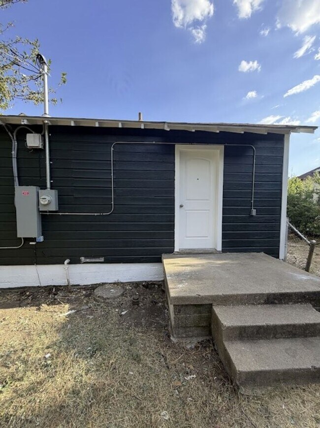 Building Photo - 5408 Como Dr