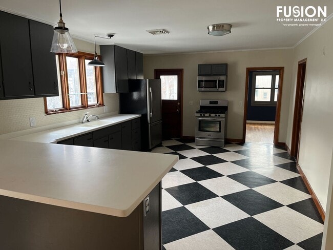 Building Photo - 61 Front St