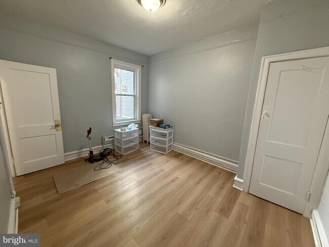 Building Photo - 2423 E Allegheny Ave